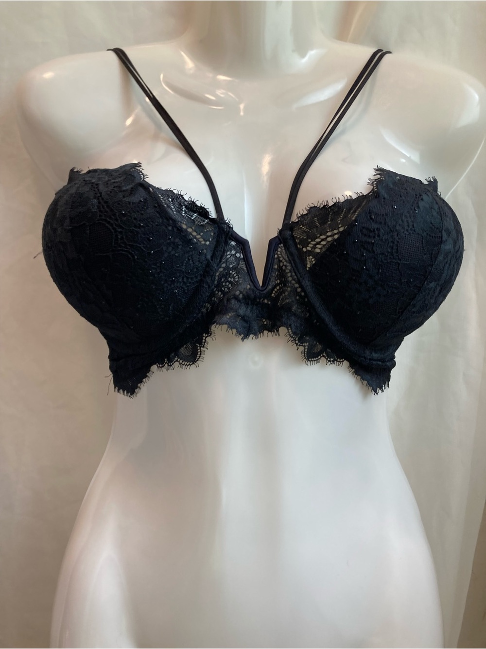La Senza Beyond Sexy Black Strappy Lace Bra 32DDD